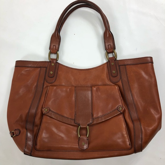 Cole Haan Handbags - Cole Haan Stunning leather bag with front pocket.